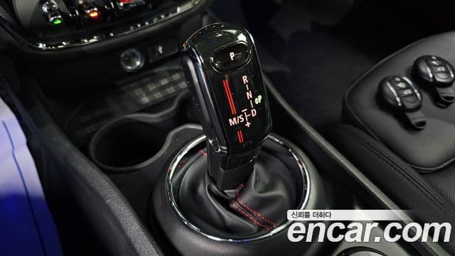 Mini Cooper S Clubman 2021 — Фото 9/20