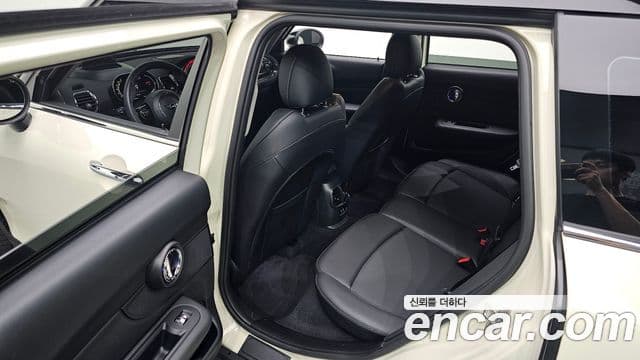 Mini Cooper S Clubman 2021 — Фото 11/20