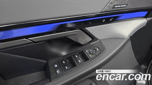 BMW 5 Series 2023 — Photo 25/35