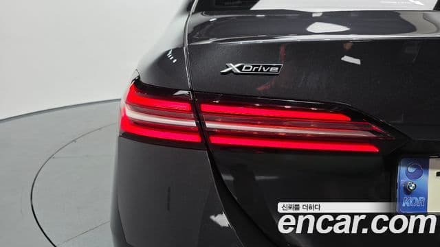 BMW 5 Series 2023 — Photo 10/35