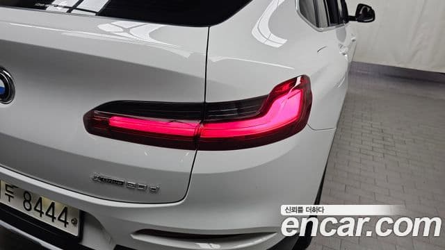 BMW X4 2019 — Şəkil 30/31