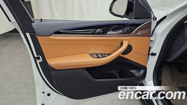 BMW X4 2019 — Şəkil 27/31