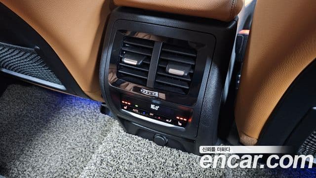 BMW X4 2019 — Şəkil 8/31