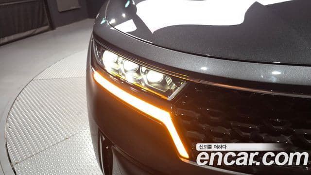 Kia Sorento 2023 — Photo 17/36