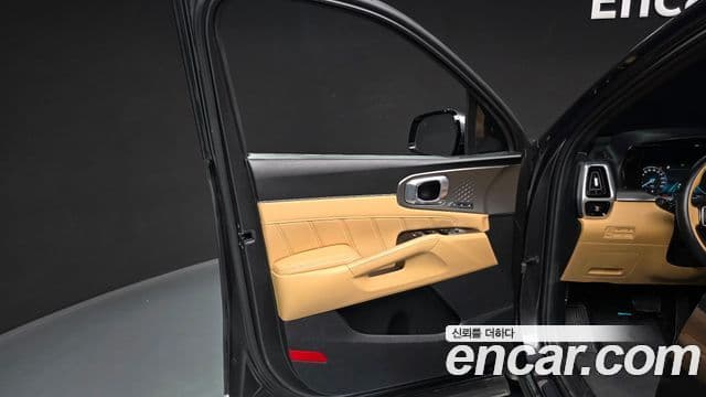 Kia Sorento 2023 — Photo 30/36