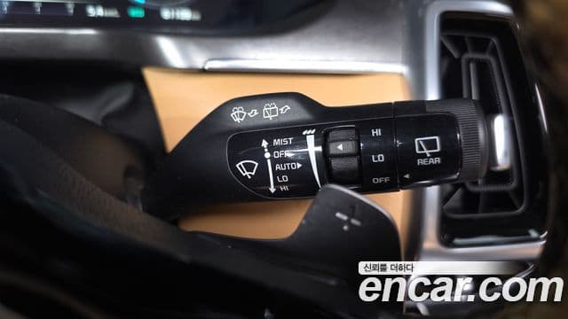 Kia Sorento 2023 — Photo 6/36