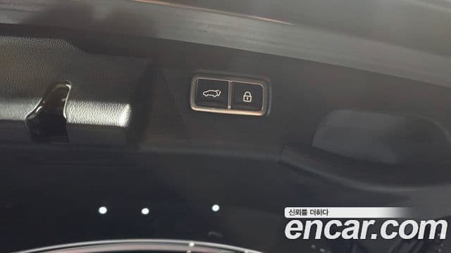 Kia Sorento 2023 — Photo 9/36