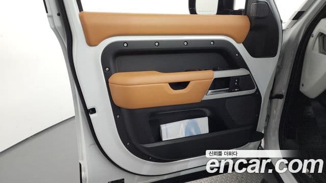 Land Rover Defender 2024 — Şəkil 27/32