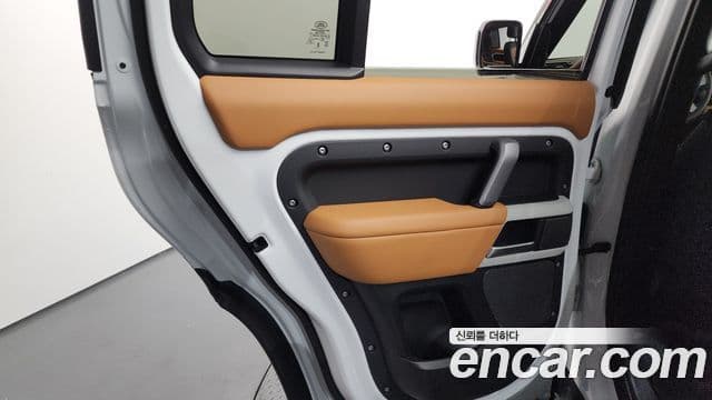 Land Rover Defender 2024 — Şəkil 26/32