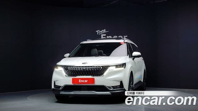 Kia Carnival 2021 — ფოტო 3/20