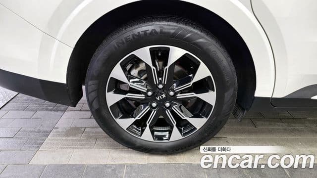 Kia Carnival 2021 — ფოტო 5/20