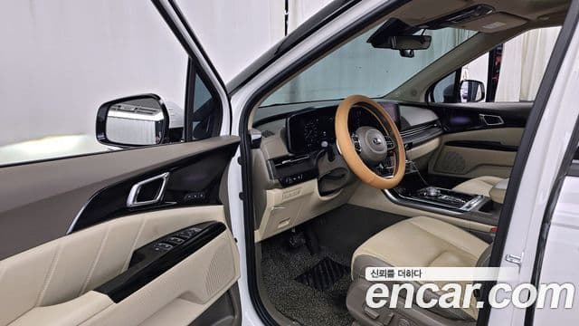 Kia Carnival 2021 — ფოტო 10/20