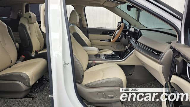 Kia Carnival 2021 — ფოტო 11/20