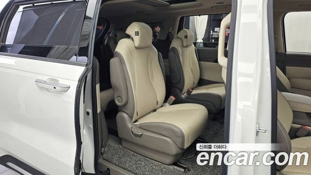 Kia Carnival 2021 — ფოტო 12/20