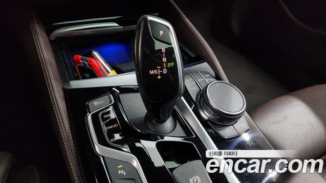 BMW 5 Series 2019 — ფოტო 9/20
