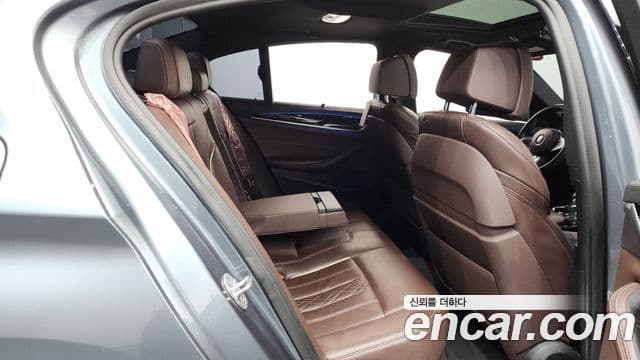 BMW 5 Series 2019 — ფოტო 11/20