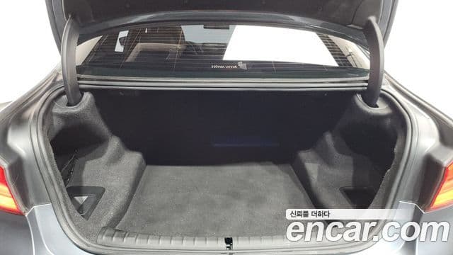 BMW 5 Series 2019 — ფოტო 18/20
