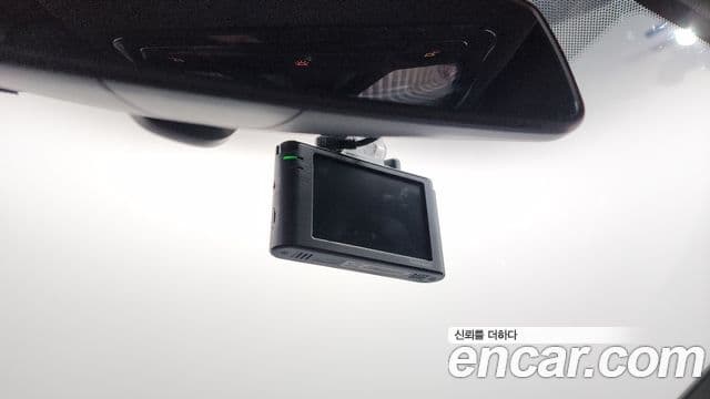 BMW 5 Series 2019 — Şəkil 12/33
