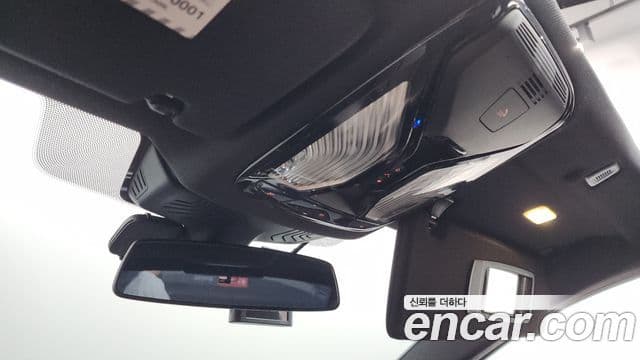 BMW 5 Series 2019 — Şəkil 10/33