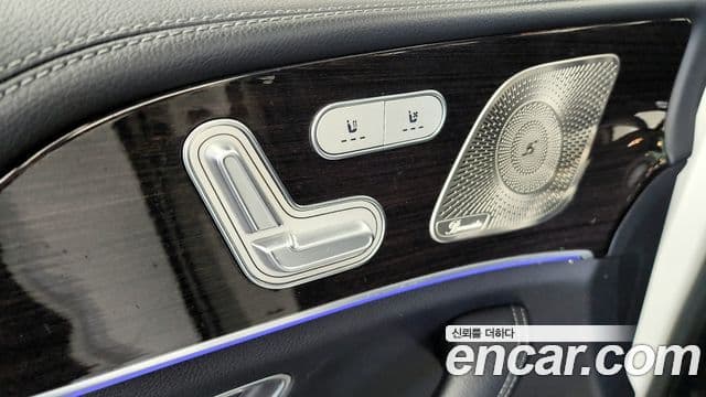 Mercedes-Benz GLE-Class 2022 — Photo 18/33