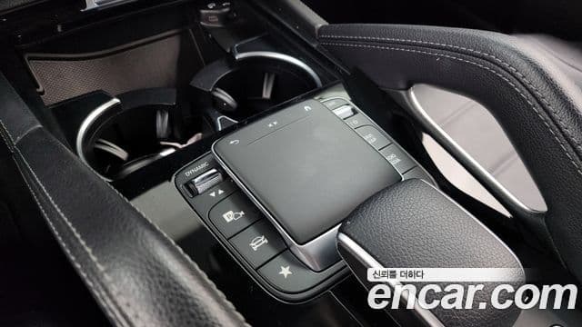 Mercedes-Benz GLE-Class 2022 — Photo 25/33