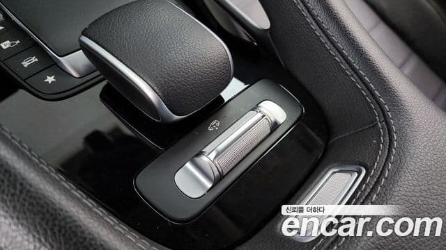 Mercedes-Benz GLE-Class 2022 — Photo 14/33