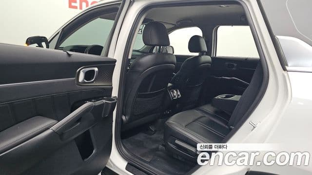 Kia Sorento 2021 — Фото 11/20