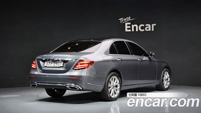 Mercedes-Benz E-Class 2018 — Şəkil 2/20