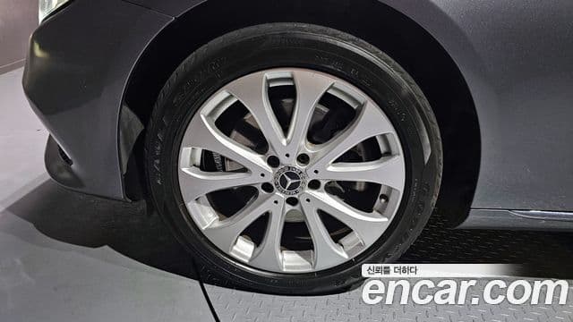 Mercedes-Benz E-Class 2018 — Şəkil 5/20