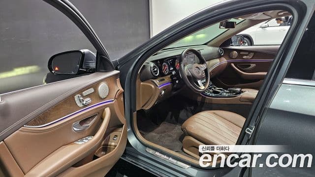 Mercedes-Benz E-Class 2018 — Şəkil 9/20