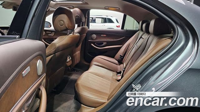 Mercedes-Benz E-Class 2018 — Şəkil 11/20