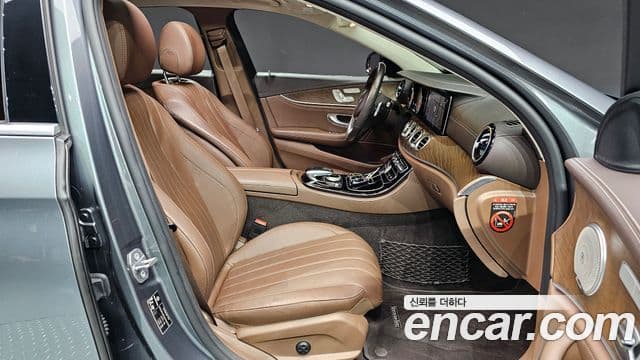 Mercedes-Benz E-Class 2018 — Şəkil 12/20