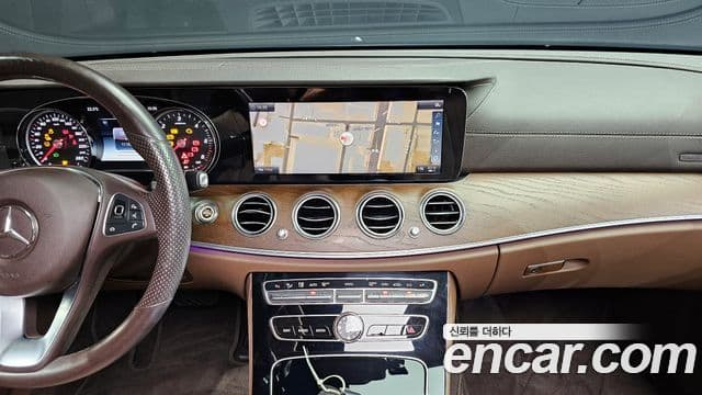 Mercedes-Benz E-Class 2018 — Şəkil 13/20