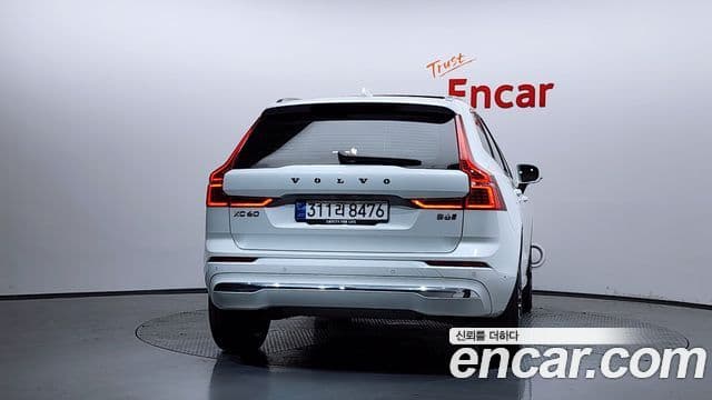 Volvo XC60 2024 — ფოტო 4/20