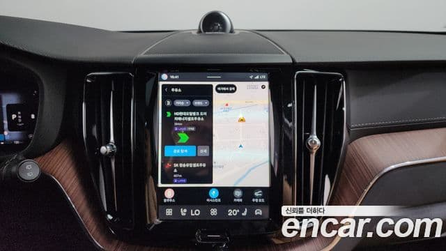 Volvo XC60 2024 — ფოტო 13/20