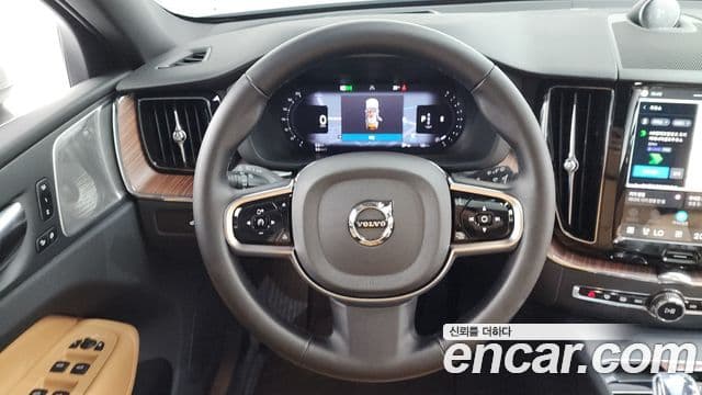 Volvo XC60 2024 — фото 14 из 20