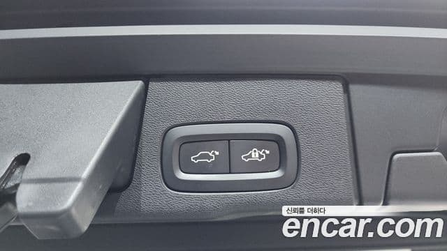 Volvo XC60 2024 — ფოტო 19/20