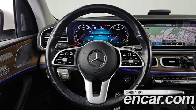 Mercedes-Benz GLE-Class 2019 — ფოტო 13/20