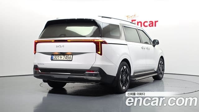 Kia Carnival 2024 — Şəkil 2/20