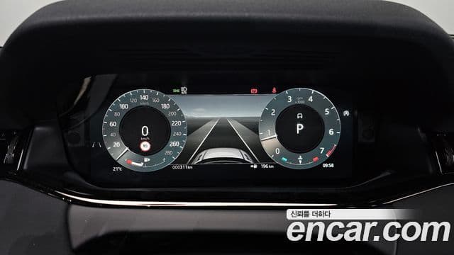 Land Rover Range Rover Evoque 2025 — ფოტო 8/20