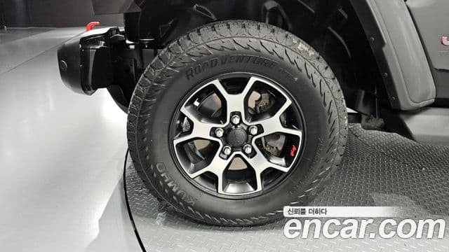 Jeep Wrangler 2018 — ფოტო 4/20