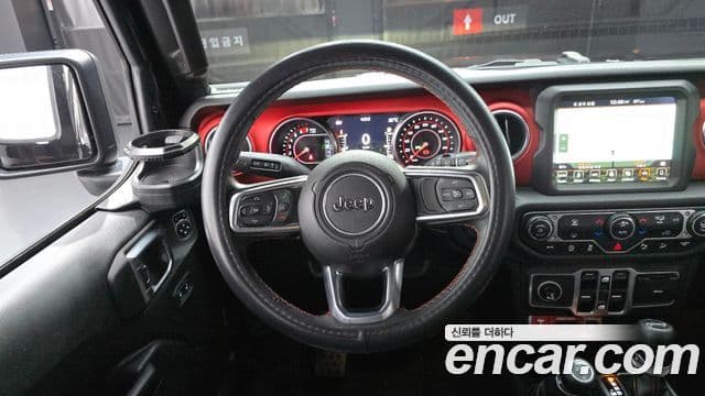 Jeep Wrangler 2018 — ფოტო 13/20