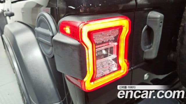 Jeep Wrangler 2018 — Photo 2/32