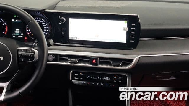Kia K5 2022 — ფოტო 14/20