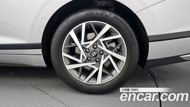 Hyundai Grandeur Hybrid 2023 — Photo 26/34
