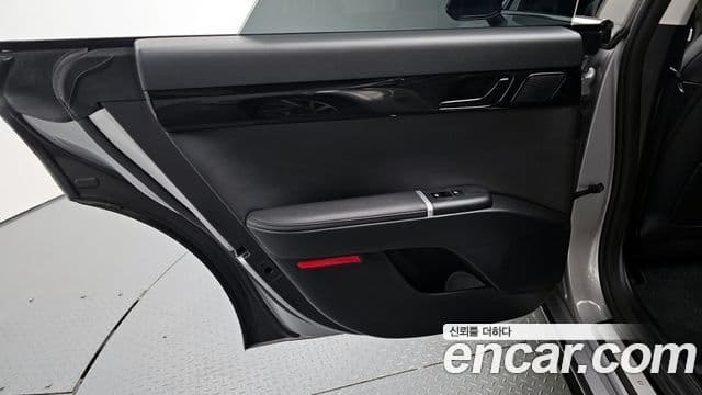 Hyundai Grandeur Hybrid 2023 — Photo 15/34