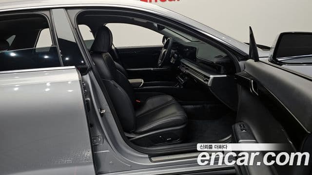 Hyundai Grandeur Hybrid 2023 — Photo 11/34