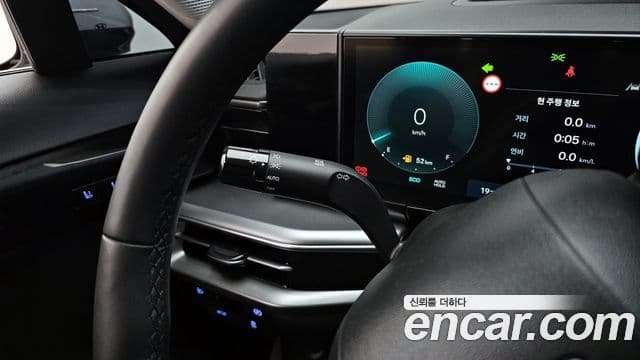 Hyundai Grandeur Hybrid 2023 — Photo 24/34