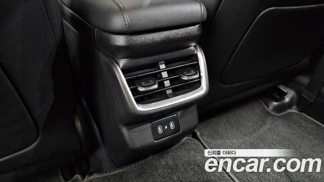 Hyundai Grandeur Hybrid 2023 — Photo 27/34