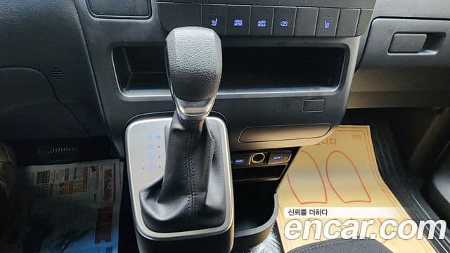 Hyundai Staria 2021 — ფოტო 11/20